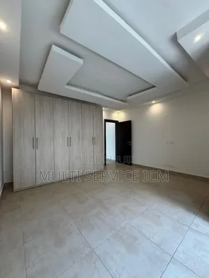 6chbre Villa dans Ismael Coulibaly, Cocody à Vendre