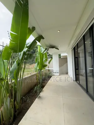 6chbre Villa dans Ismael Coulibaly, Cocody à Vendre