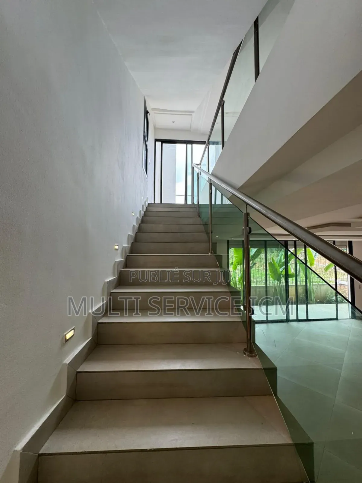 6chbre Villa dans Ismael Coulibaly, Cocody à Vendre