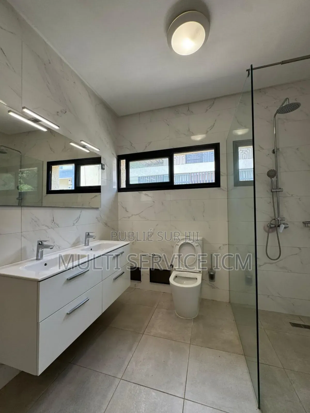 6chbre Villa dans Ismael Coulibaly, Cocody à Vendre