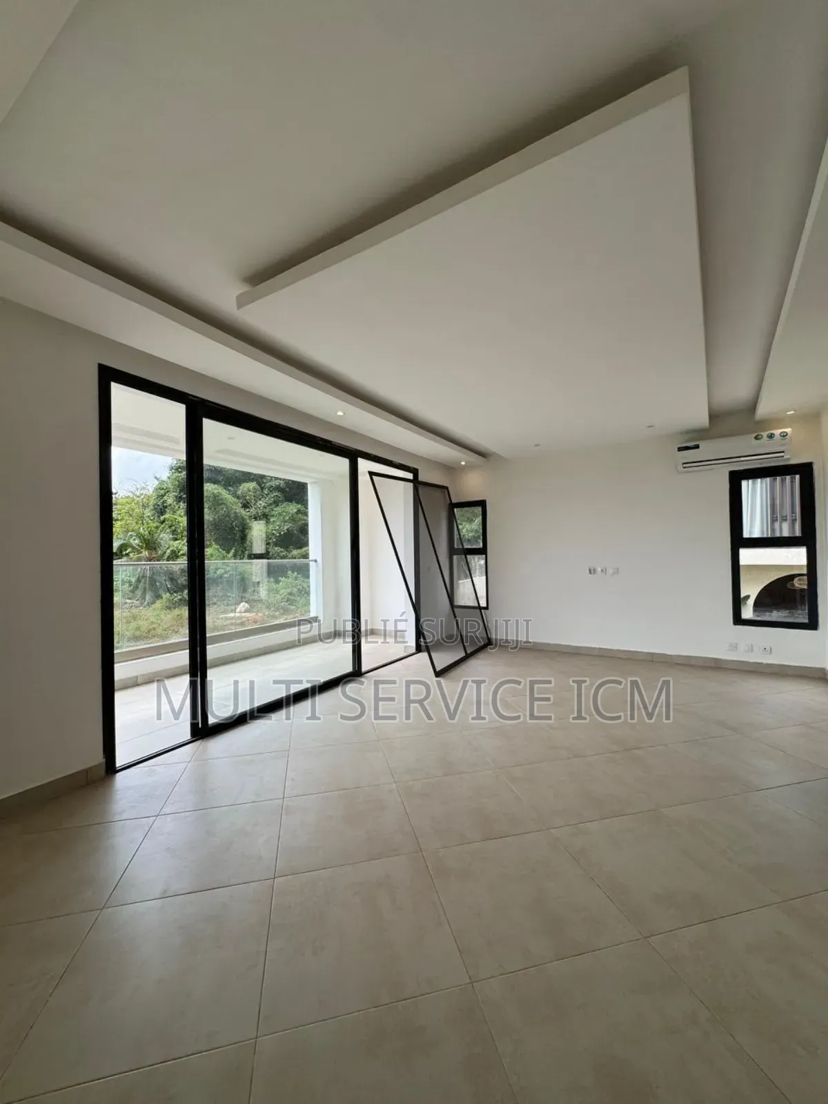 6chbre Villa dans Ismael Coulibaly, Cocody à Vendre