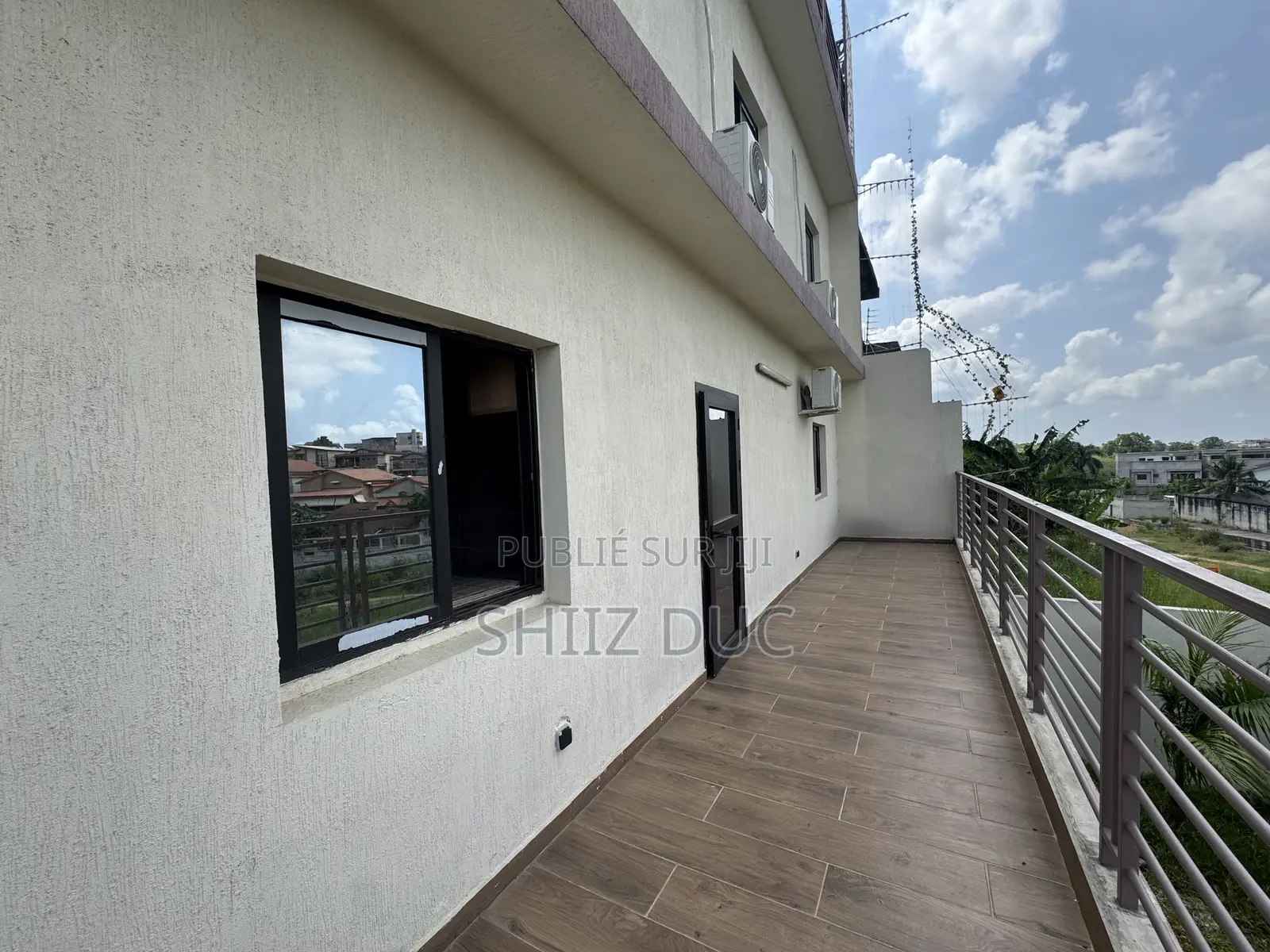 5chbre Villa dans Mohamed, Cocody à Vendre