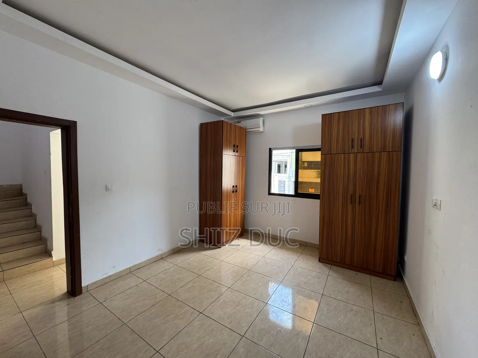 5chbre Villa dans Mohamed, Cocody à Vendre