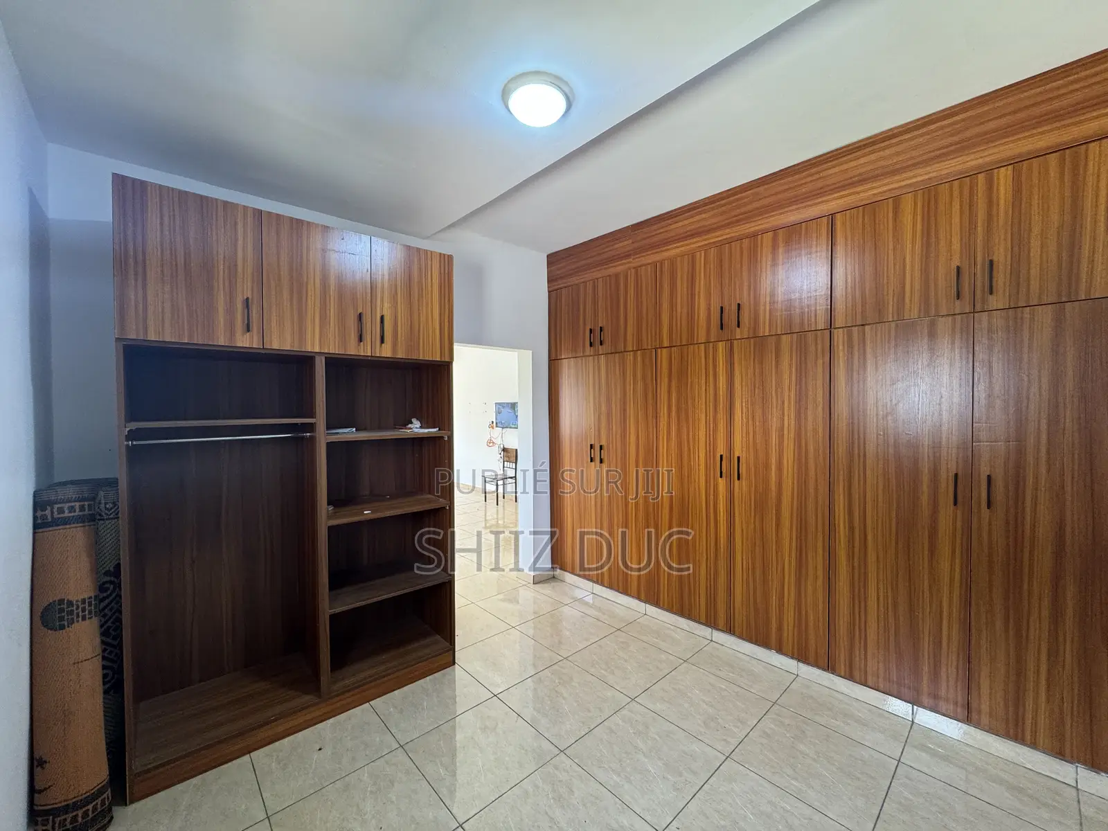 5chbre Villa dans Mohamed, Cocody à Vendre