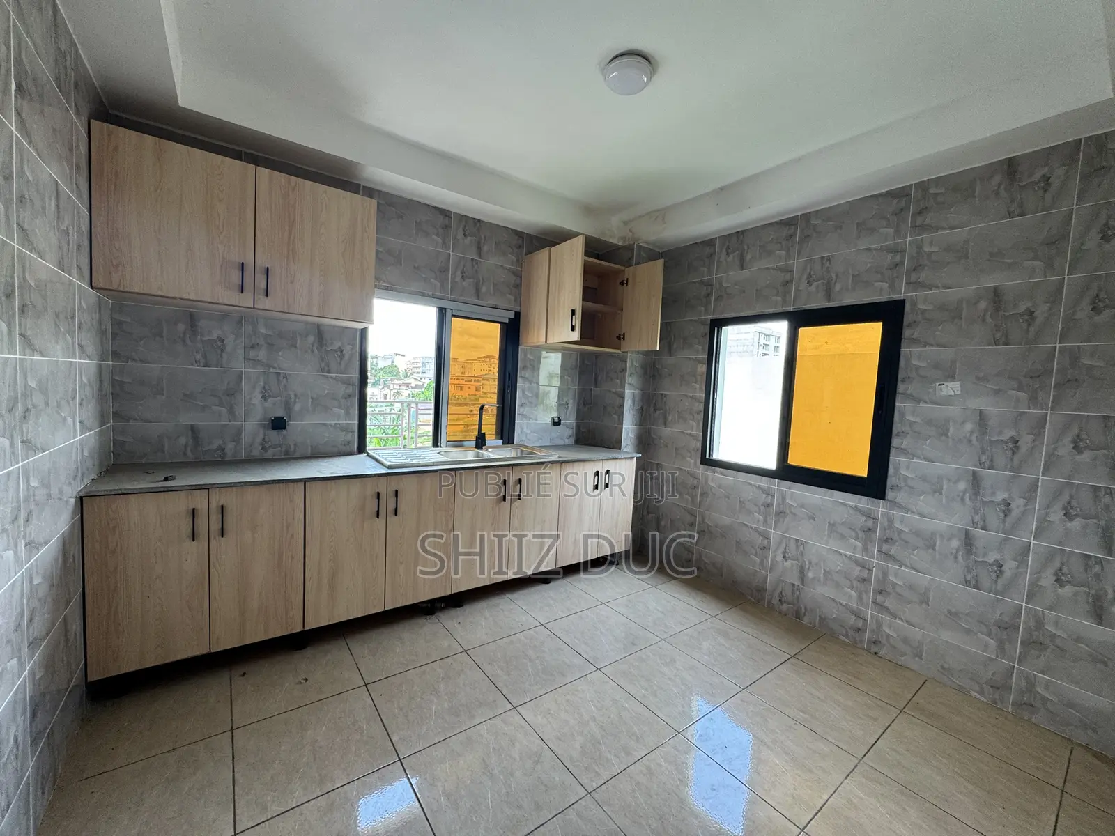 5chbre Villa dans Mohamed, Cocody à Vendre