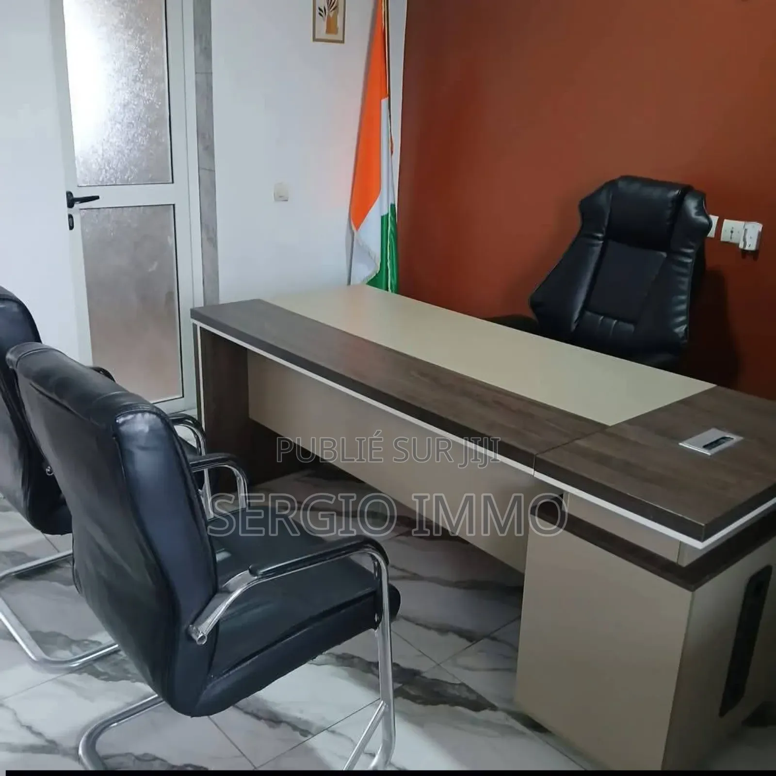 5chbre Duplex dans Sergio, Cocody à Louer