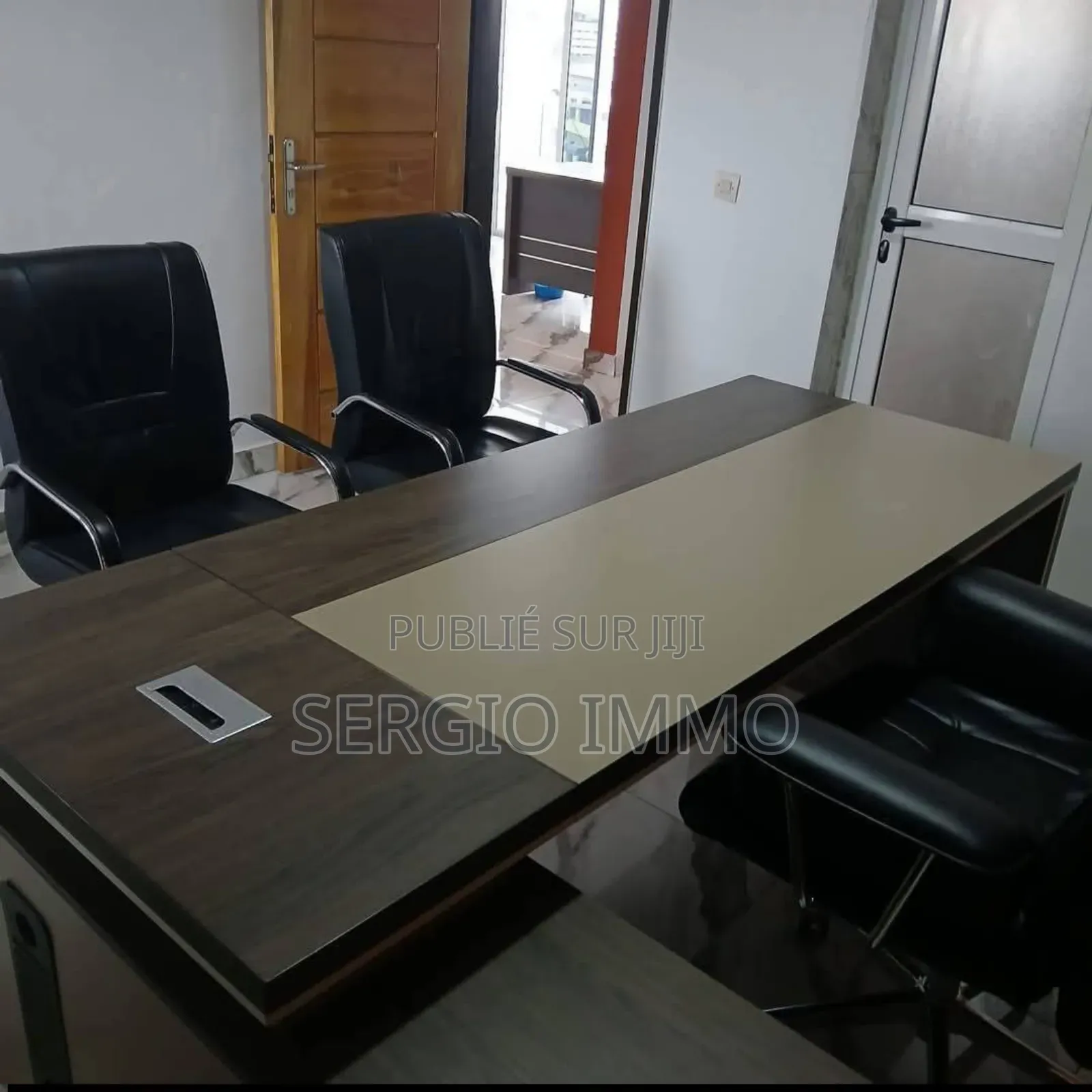 5chbre Duplex dans Sergio, Cocody à Louer