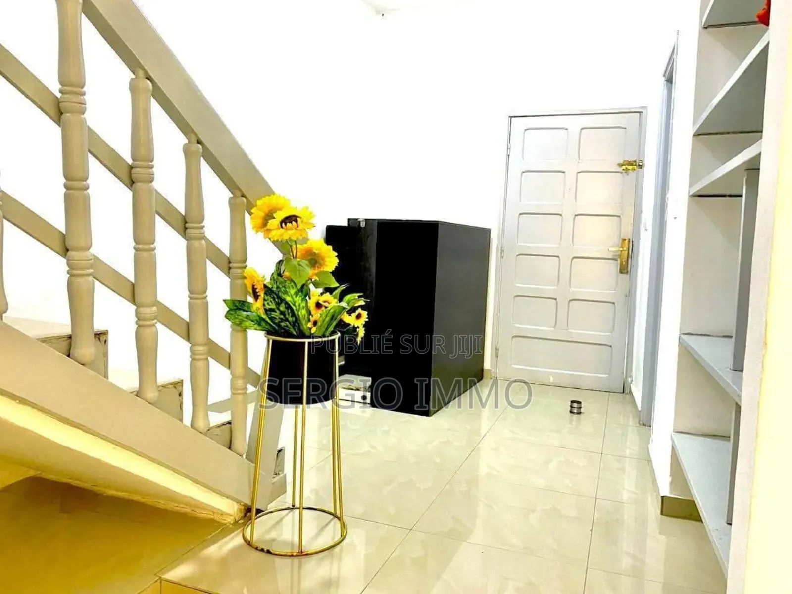 5chbre Duplex dans Sergio, Cocody à Louer