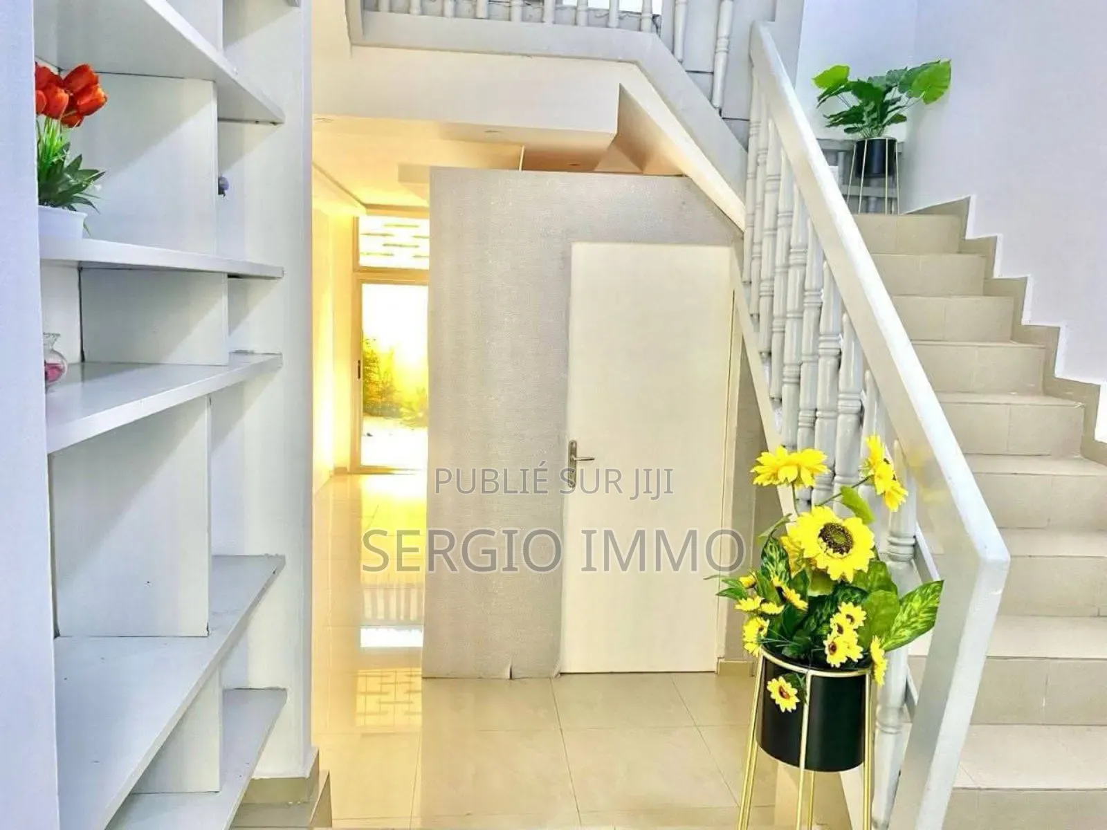 5chbre Duplex dans Sergio, Cocody à Louer