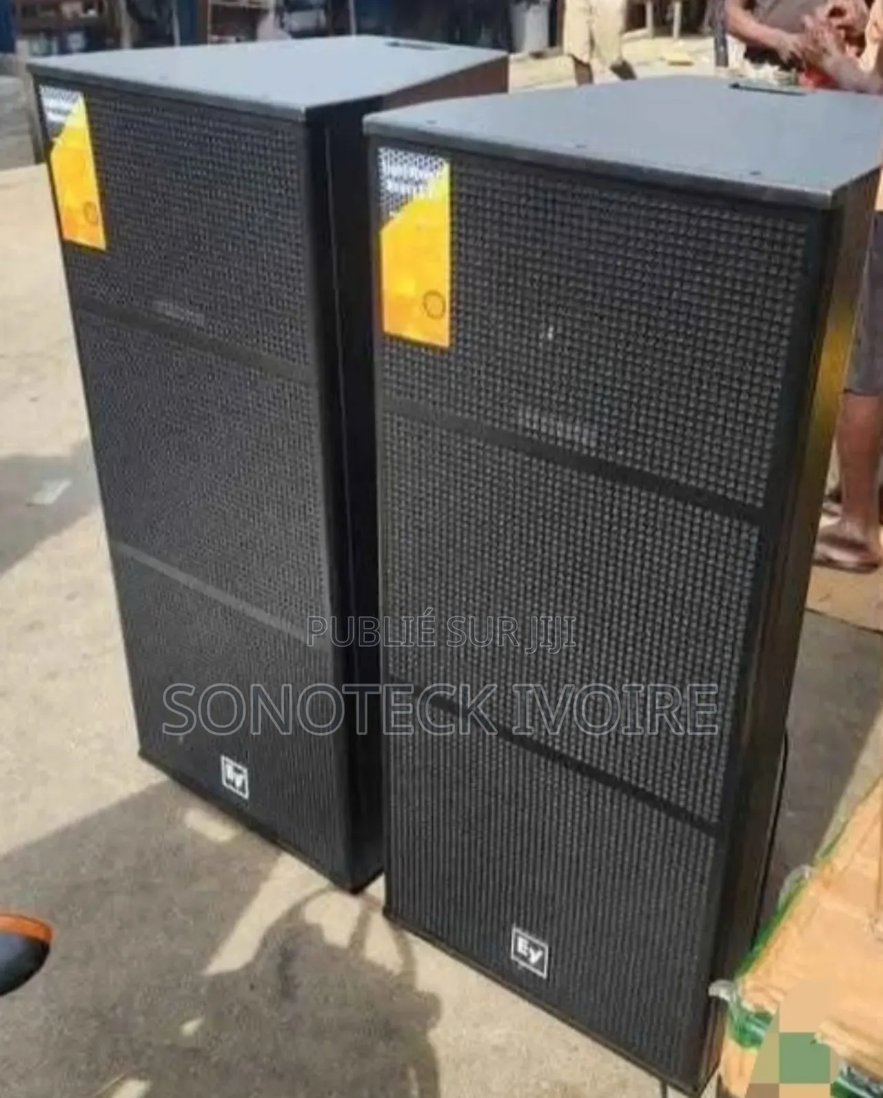 Colonnes JBL Ev