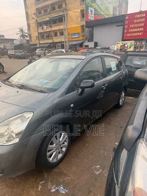 Toyota Verso 2009 Beige