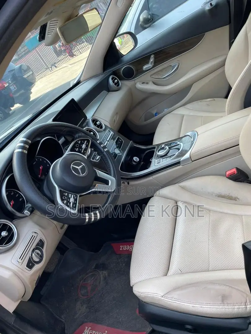 Mercedes-Benz C300 2020 Noir