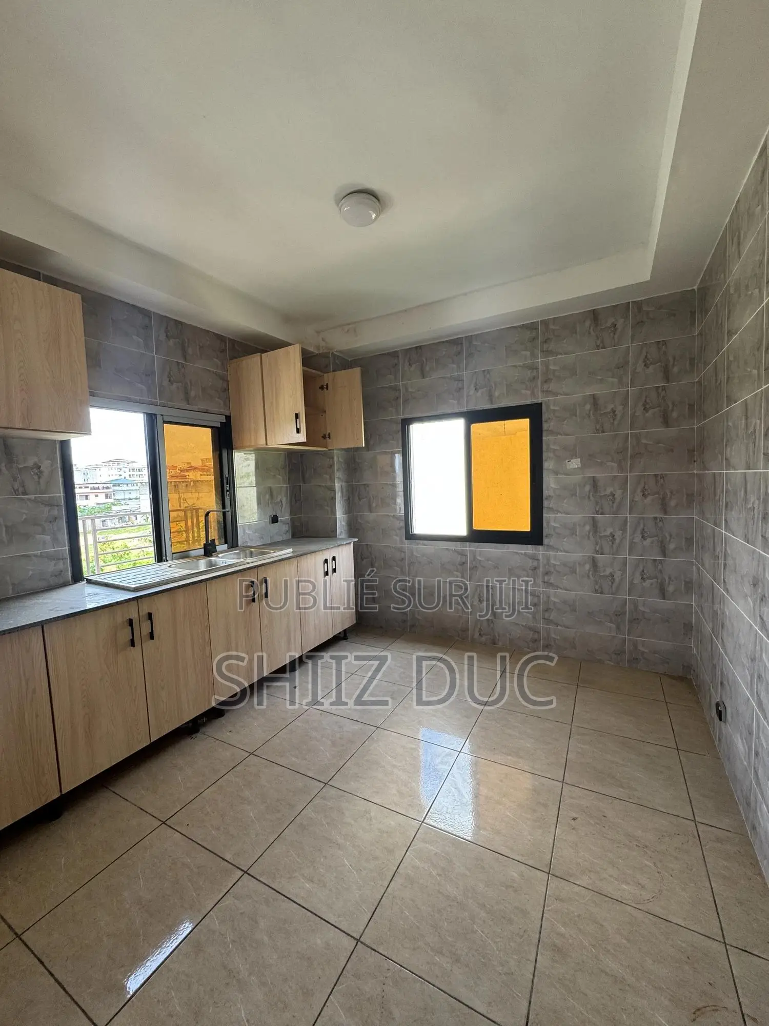 5chbre Villa dans Mohamed, Cocody à Vendre