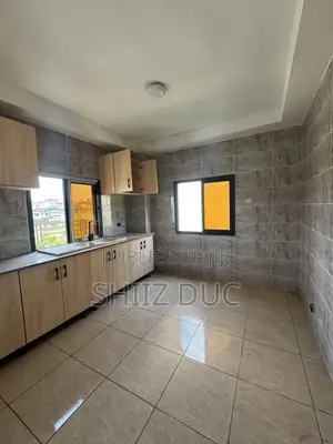 5chbre Villa dans Mohamed, Cocody à Vendre