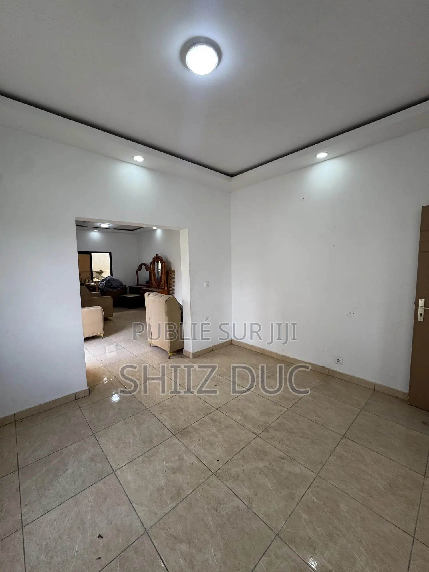 5chbre Villa dans Mohamed, Cocody à Vendre