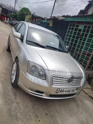 Toyota Avensis Verso 2004 Gris