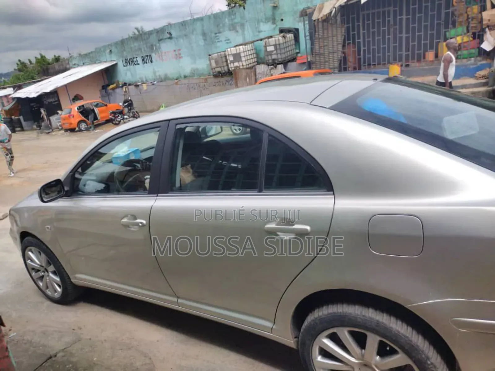 Toyota Avensis Verso 2004 Gris