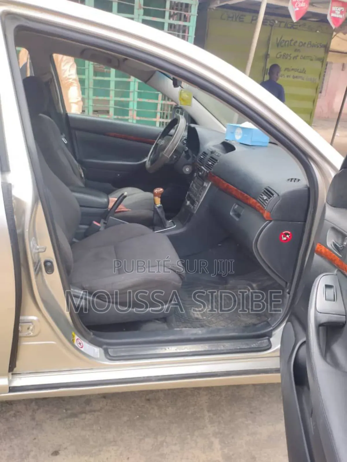 Toyota Avensis Verso 2004 Gris