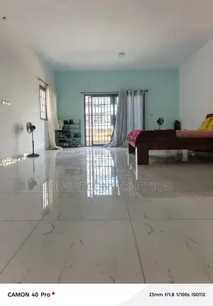 4chbre Duplex dans Cocody à Vendre