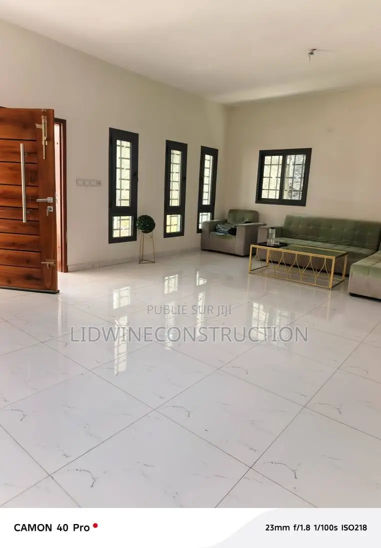 4chbre Duplex dans Cocody à Vendre