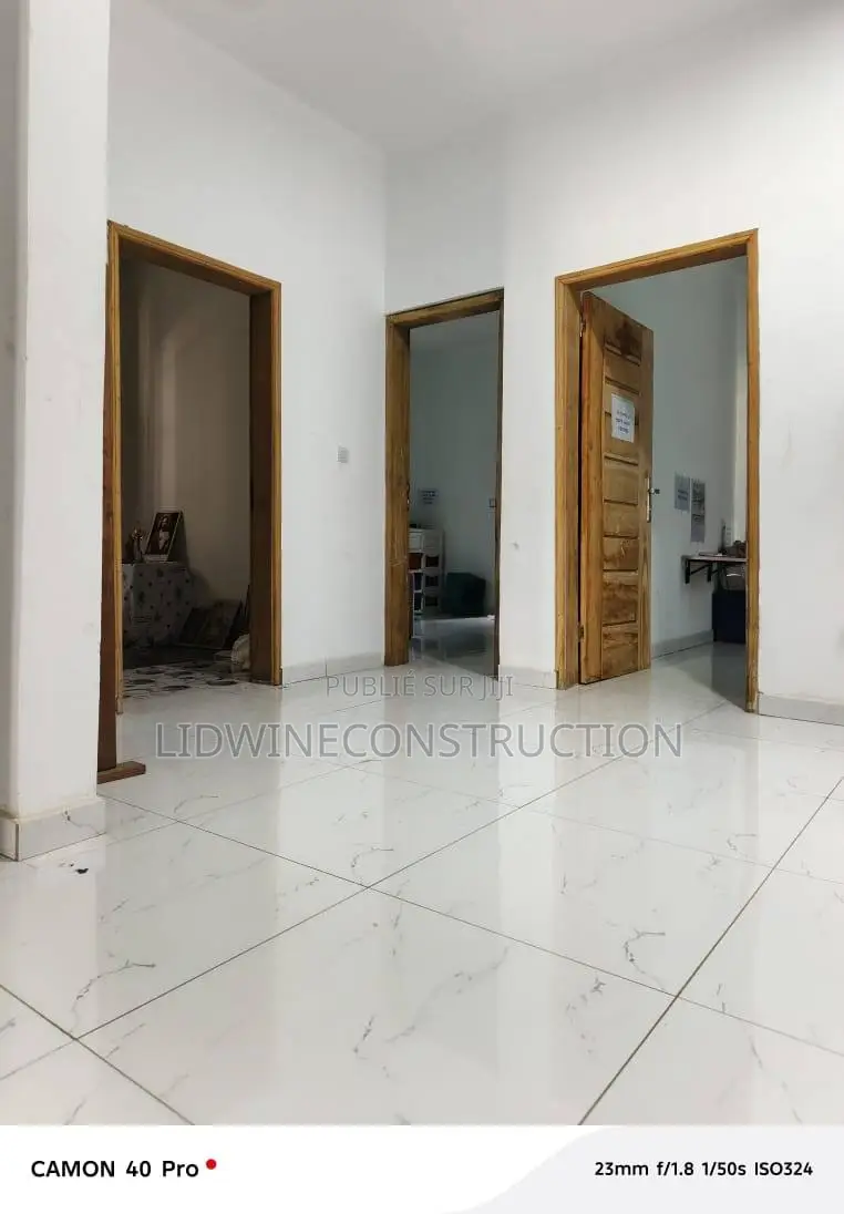 4chbre Duplex dans Cocody à Vendre