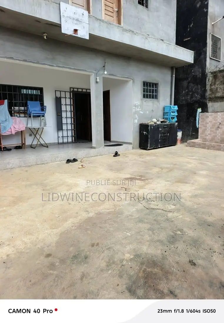 4chbre Duplex dans Cocody à Vendre