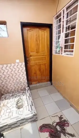 Maison Tout À Bouaké