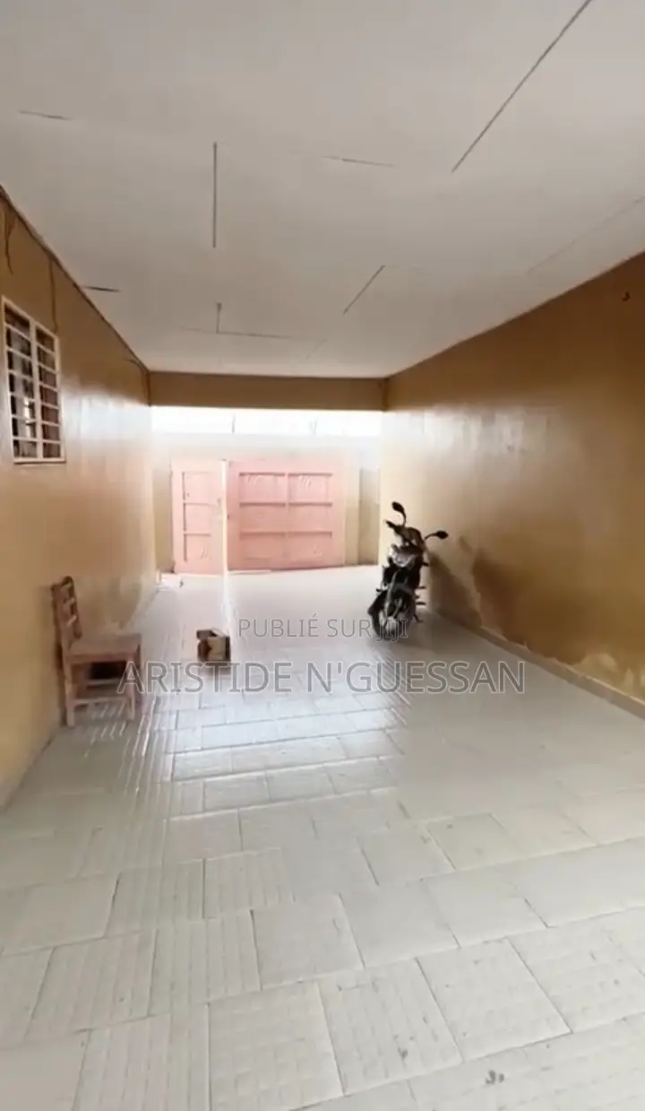 Maison Tout À Bouaké