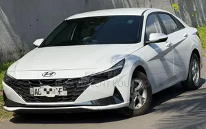 Hyundai Avante 2021 Blanc