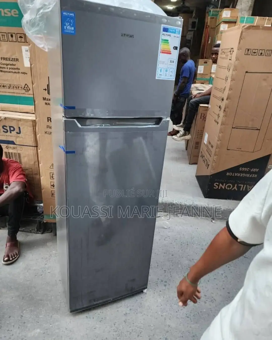 Congélateur Vertical 2 Portes en Très Bon État