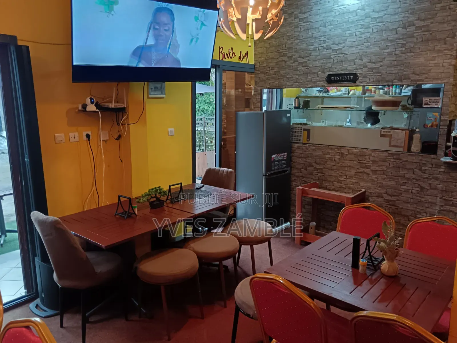 Cave Bar Toute Équipée À Céder Avec Tout À l'Intérieur