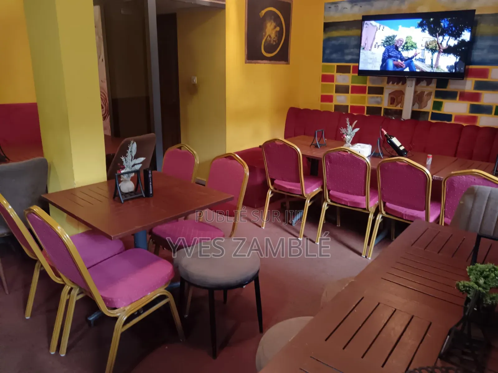 Cave Bar Toute Équipée À Céder Avec Tout À l'Intérieur