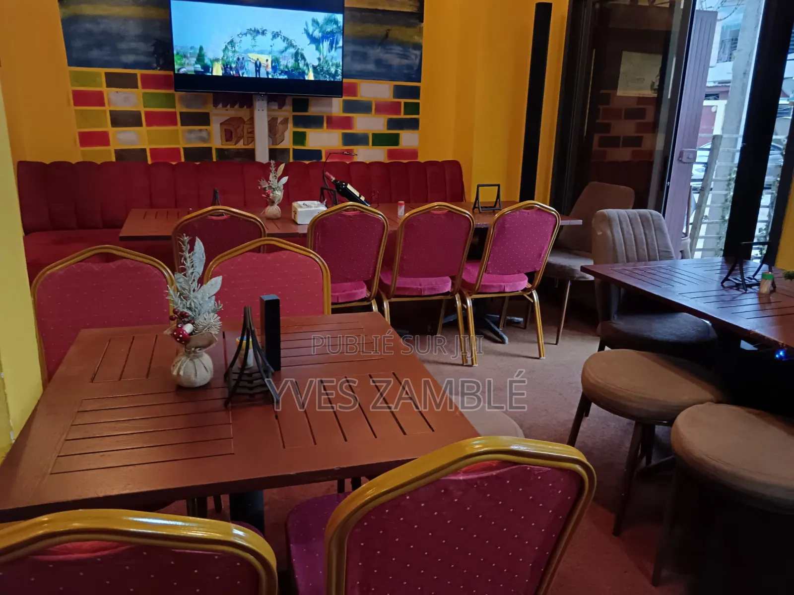 Cave Bar Toute Équipée À Céder Avec Tout À l'Intérieur