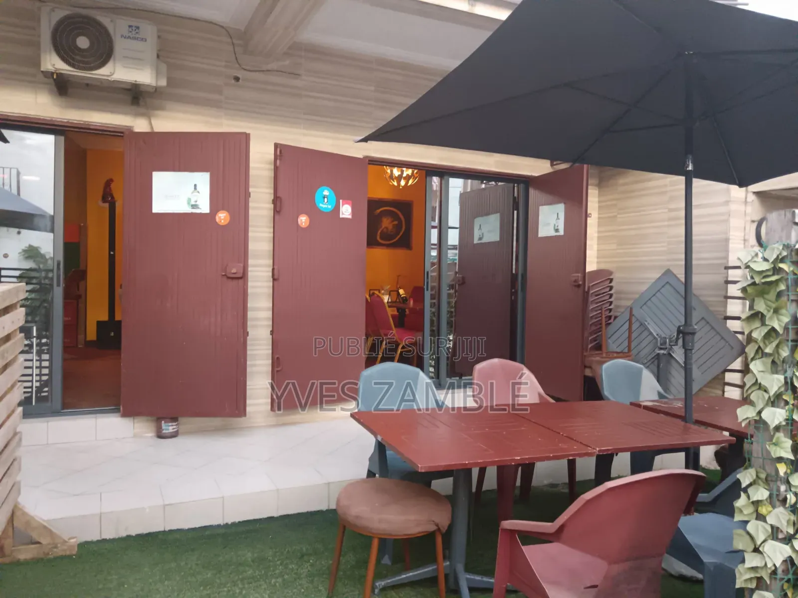 Cave Bar Toute Équipée À Céder Avec Tout À l'Intérieur