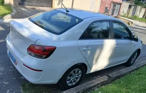 Kia Pegas 2022 Blanc