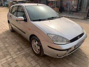 Ford Focus 2004 Blanc cassé