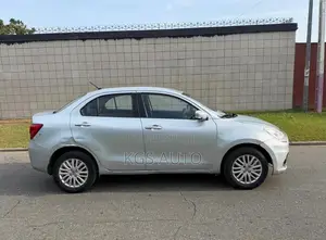 Suzuki Dzire 2024 Gris