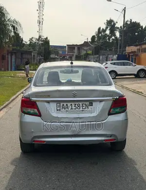 Suzuki Dzire 2024 Gris