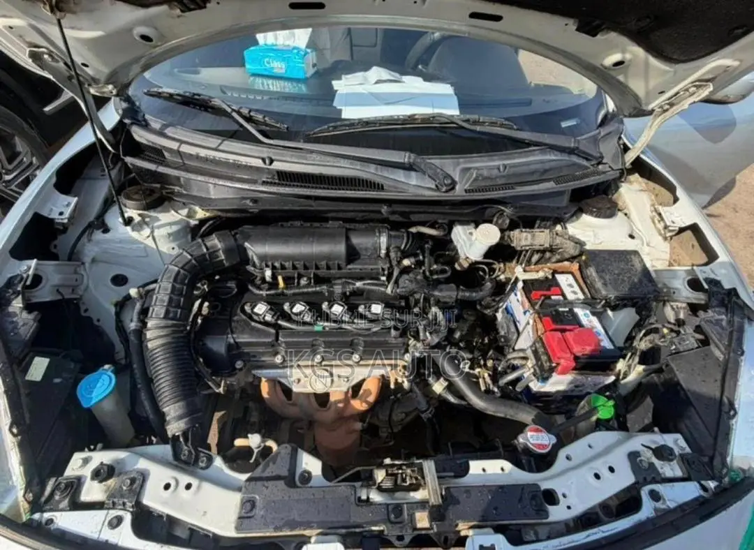 Suzuki Dzire 2024 Gris