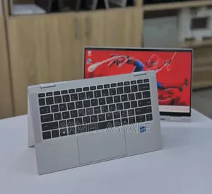 Nouveau HP EliteBook 1030 16GB Intel Core i5 SSD 512GB