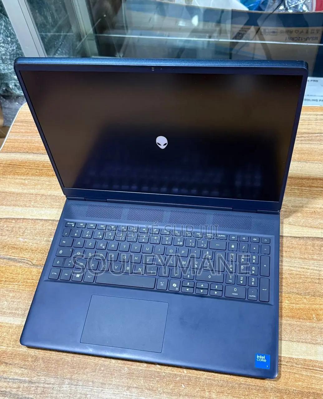 Dell Alienware 16 Aurora 16GB Intel Core i7 SSD 512GB