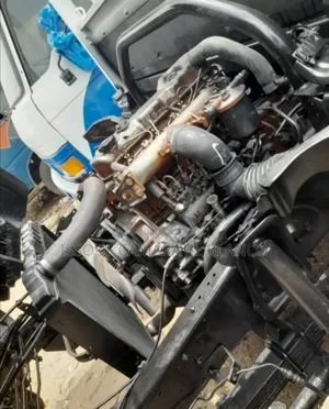 Mitsubishi Fuso Canter 2011 Blanc