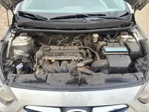 Hyundai Accent 2014 Gris