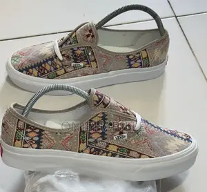 Vans Loh B