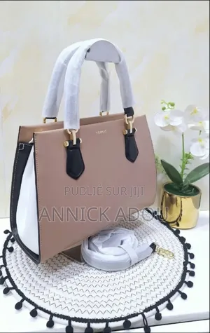 Des Sacs en Cuir Pour Femme