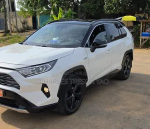 Toyota RAV4 2021 Blanc