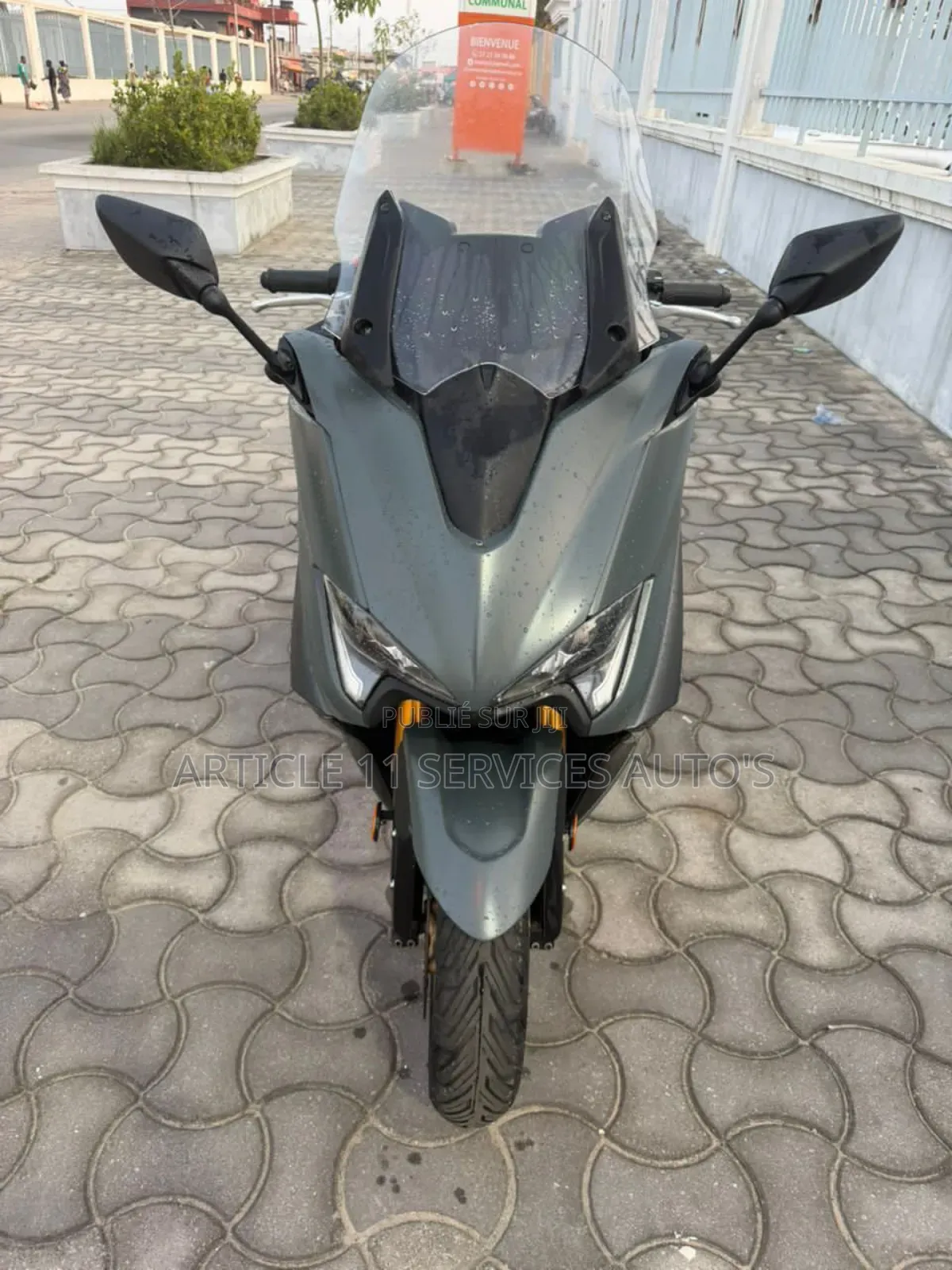 Yamaha Crux 2024 Gris
