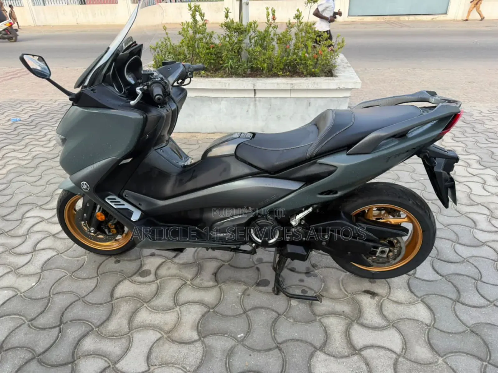Yamaha Crux 2024 Gris