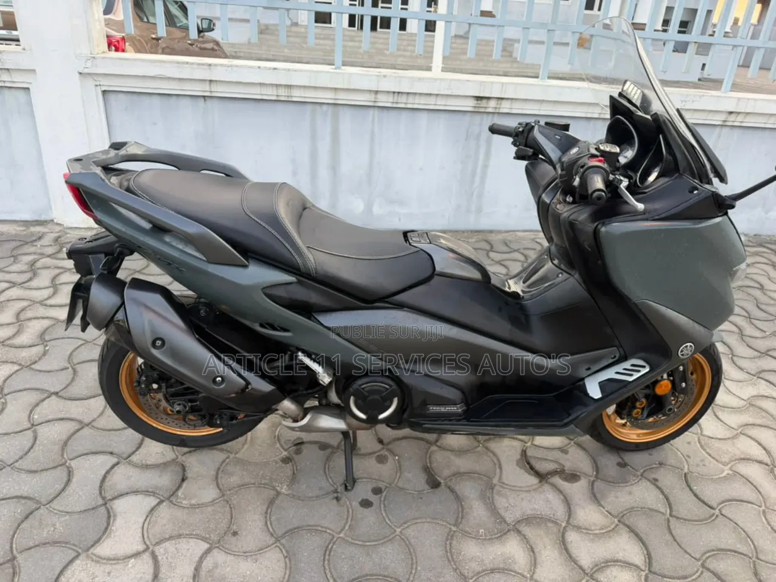 Yamaha Crux 2024 Gris