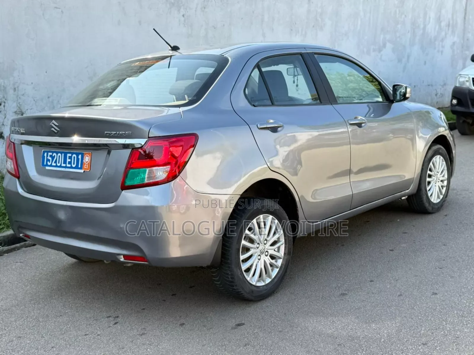 Suzuki Dzire 2023 Gris